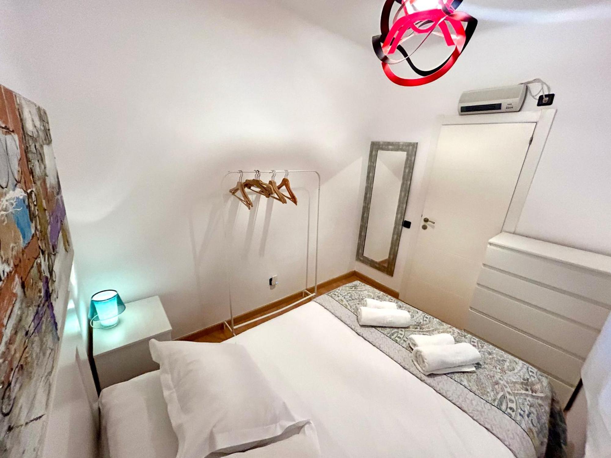 Apartment Carrer D'Olesa Barcelona Exterior foto